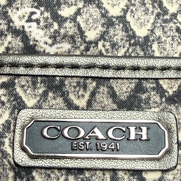 Coach Getaway Snake Print File Nylon Silver Textured Crossbody Bag - EUC - Picture 5 of 10
